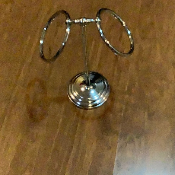 New towel stand - Picture 2 of 2